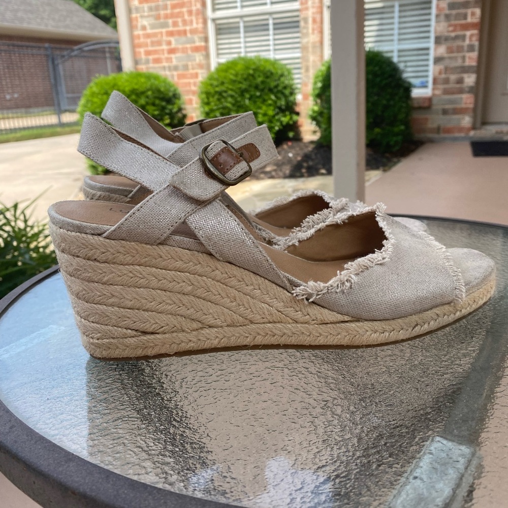 Lucky Brand Summer Wedge Sandal-Size 8
